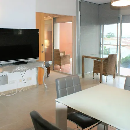 En Con Vistas Al Canal Y Piscina Av-52 * روساس