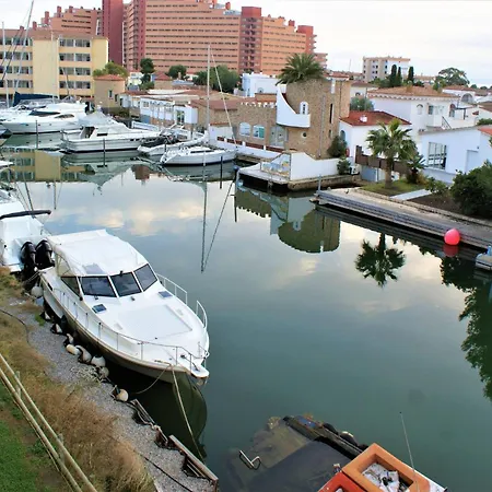 En Con Vistas Al Canal Y Piscina Av-52