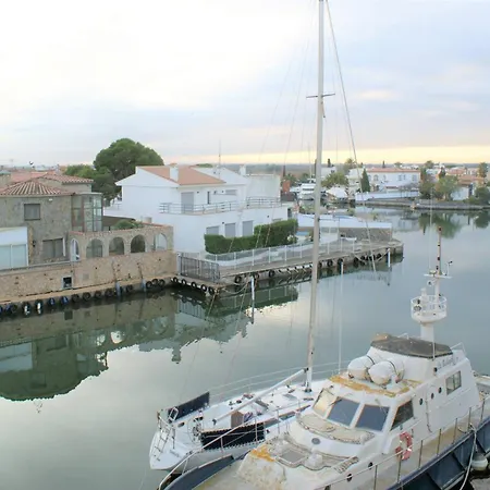 شقة En Con Vistas Al Canal Y Piscina Av-52