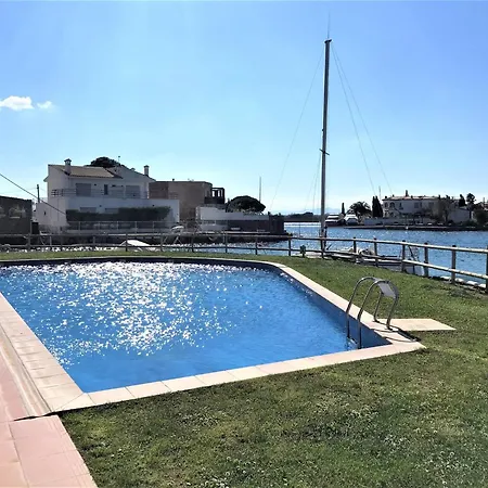 En Con Vistas Al Canal Y Piscina *